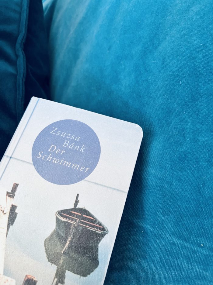 Das Buch "Der Schwimmer" von Zsuzsa Bank