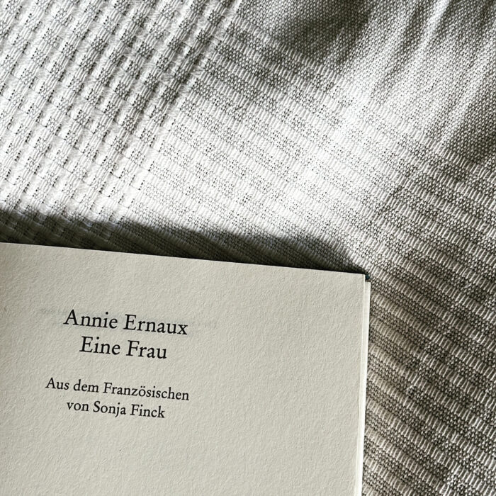 Das Titelblatt von Annie Ernaux - Eine Frau