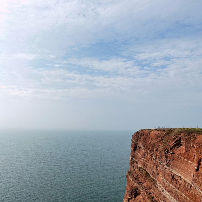 Blick über die roten Felsen von Helgoland