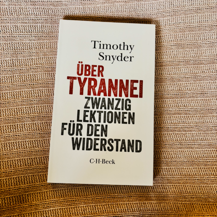 Das Buch "Über Tyrannei" von Timothy Snyder