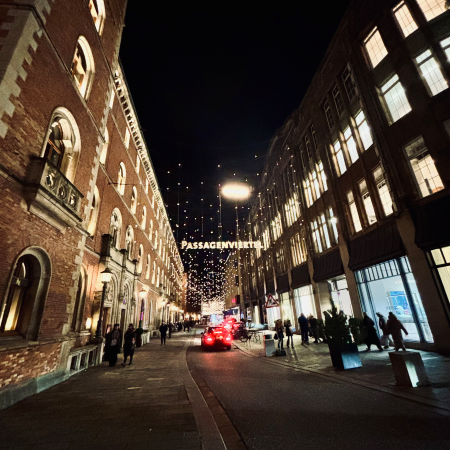 Weihnachtslieder über der Poststraße