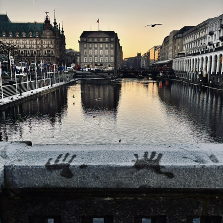 Blick vom Jungfernstieg über die Kleine Alster