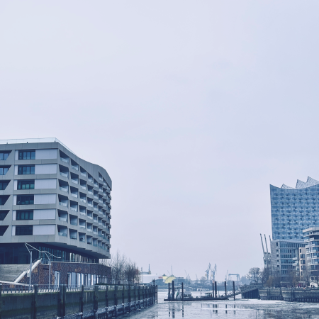 Hafencity. Blick auf die Elbphilharmonie von den Marco-Polo-Terrassen aus