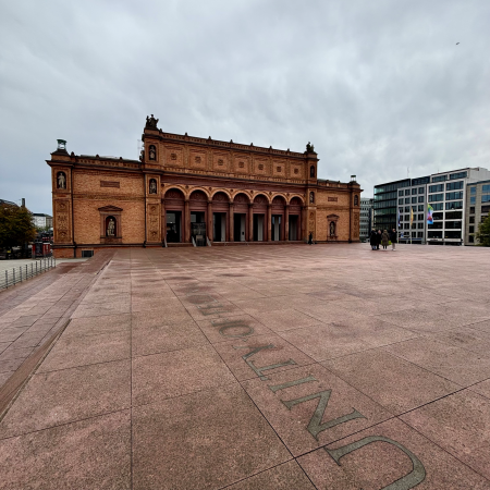 Die alte Kunsthalle und der Platz davor