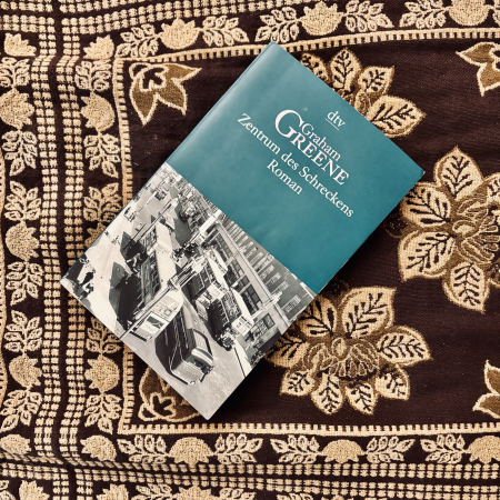 Das Buch "Zentrum des Schreckens" von Graham Greene