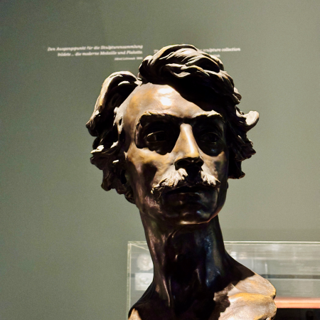 Eine Büste in der Skulpural-Ausstellung