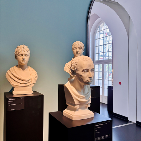 Büsten in der Skulpural-Ausstellung
