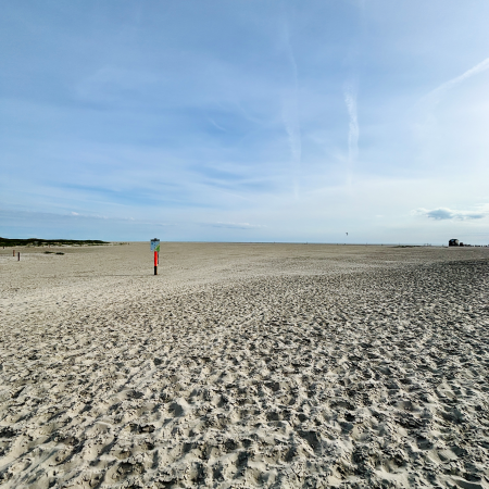 Der weite und leere Strand von SPO
