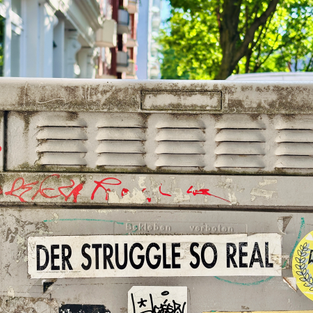 Ein Sticker: Der Struggle so real