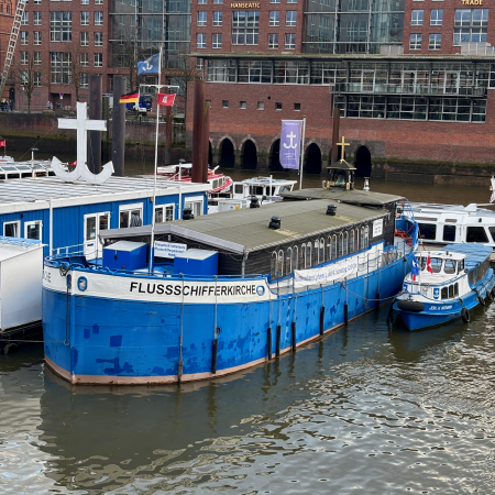 Die Flussschifferkirche im Hamburger Hafen