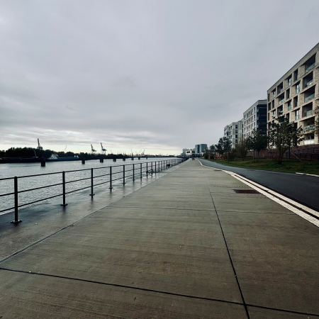 Eine Promenade in der Hafencity, Kirchenpauerkai
