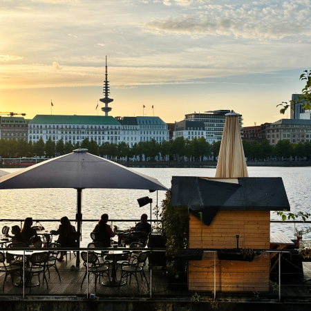 Blick über die Binnenalster vom Ballindamm aus