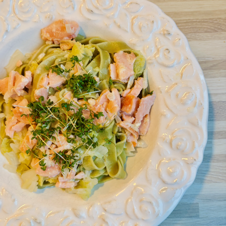 Chinakohl-Lachs-Nudeln