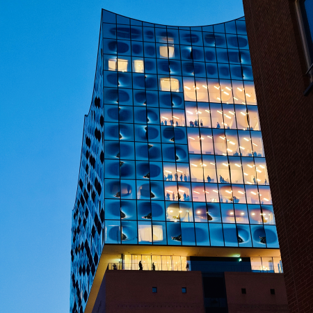 Die Elbphilharmonie bei Sonnenuntergang