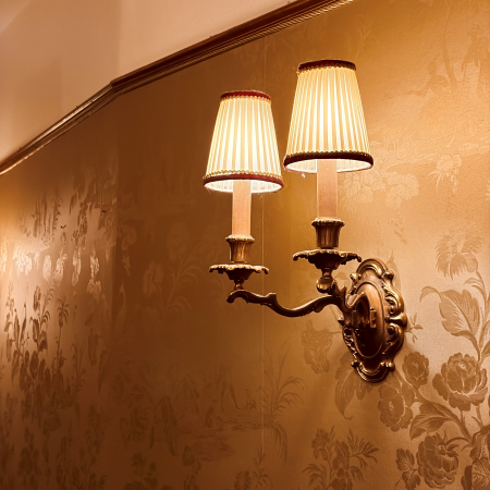 Interieur im Hansa-Theater, Lampen