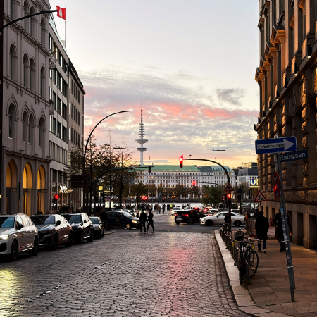 Blick vom Thalia-Theater runter zur Alster